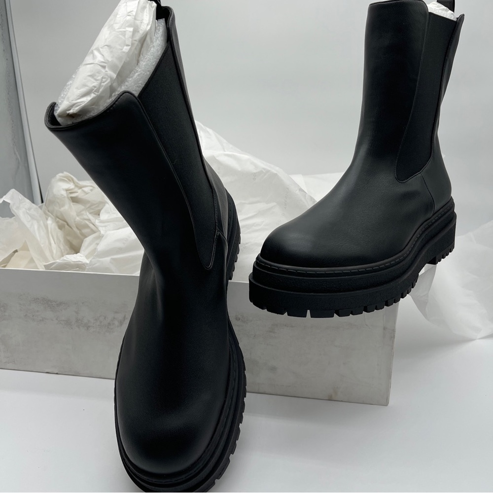 Good American Black Leather Pull On Combat Boots Size 14 Women’s NIB